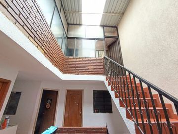 KENNEDY- CASA CON RENTA EN BUEN ESTADO