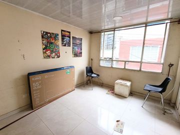 KENNEDY- CASA CON RENTA EN BUEN ESTADO