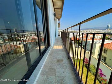 Departamento de tres recámaras en venta en Cumbres del Lago, Querétaro