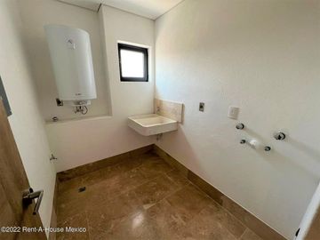 Departamento de tres recámaras en venta en Cumbres del Lago, Querétaro