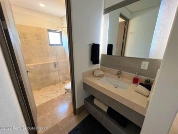 Departamento de tres recámaras en venta en Cumbres del Lago, Querétaro