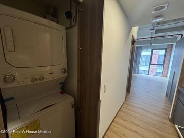 Estudio/Loft sin muebles en la Nápoles CW 25-685