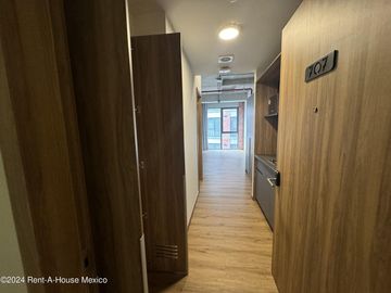 Estudio/Loft sin muebles en la Nápoles CW 25-685
