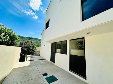CASA EN VENTA EN LAS CAÑADAS