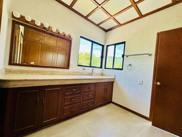 CASA EN VENTA EN LAS CAÑADAS