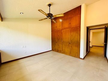 CASA EN VENTA EN LAS CAÑADAS