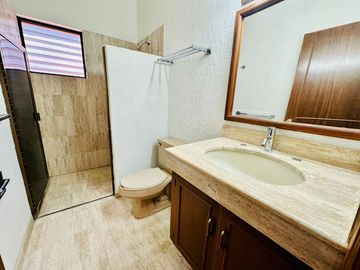 CASA EN VENTA EN LAS CAÑADAS