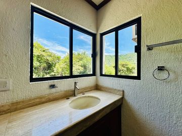 CASA EN VENTA EN LAS CAÑADAS