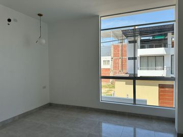 LINDA CASA DE ESTRENO EN VENTA - URB. MIRAFLORES COUNTRY CLUB - PIURA