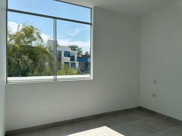 LINDA CASA DE ESTRENO EN VENTA - URB. MIRAFLORES COUNTRY CLUB - PIURA