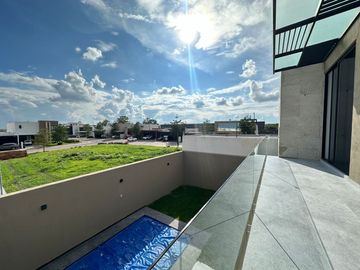 SE VENDE Casa nueva en bosque