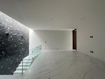 SE VENDE Casa nueva en bosque