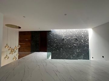 SE VENDE Casa nueva en bosque