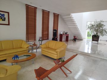 SE VENDE casa en La Hacienda Club de Golf