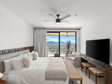 Condo con vista al mar, terraza privada, en venta, El Pedregal, Cabo San Lucas