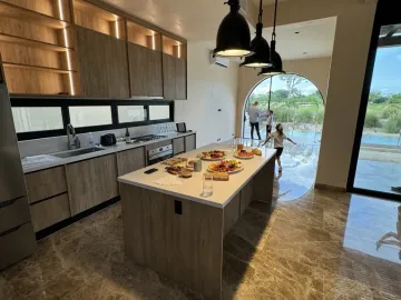 CASA EN VENTA  EN MERIDA LISTA PARA ENTREGA FRENTE AL CAMPO DE GOLF