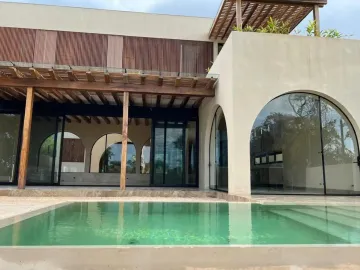 HOUSE FOR SALE IN MERIDA YUCATAN WITH GOLF COURSE VIEW