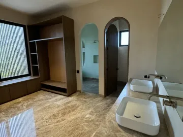 HOUSE FOR SALE IN MERIDA YUCATAN WITH GOLF COURSE VIEW