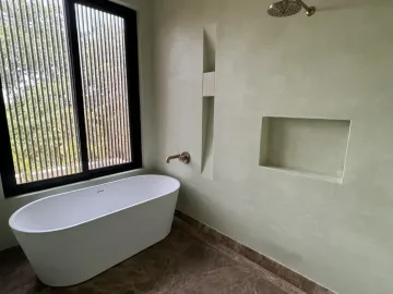 HOUSE FOR SALE IN MERIDA YUCATAN WITH GOLF COURSE VIEW