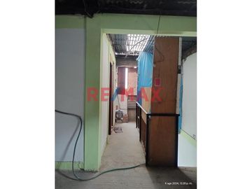 Se Vende Casa De 3 Pisos Doble Frente En San Juan De Lurigancho