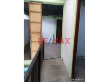 Se Vende Casa De 3 Pisos Doble Frente En San Juan De Lurigancho