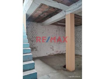 Se Vende Casa De 3 Pisos Doble Frente En San Juan De Lurigancho