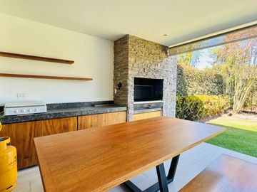 Casa de Venta en Nayón en Urbanización 4 D