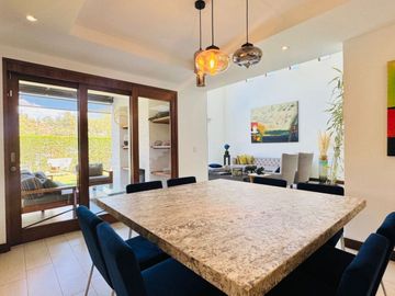 Casa de Venta en Nayón en Urbanización 4 D
