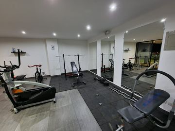 Venta de Departamento en lomas de Monteserrin de 90 Metros, Sector Monteserrin
