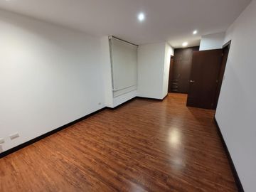 Venta de Departamento en lomas de Monteserrin de 90 Metros, Sector Monteserrin