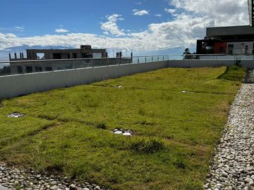 Venta de Departamento en lomas de Monteserrin de 90 Metros, Sector Monteserrin