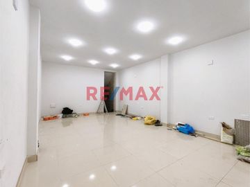 Oficina O Local Comercial En Alquiler | 1Er Piso | Av. Canto Grande | Puerta Directa A Calle