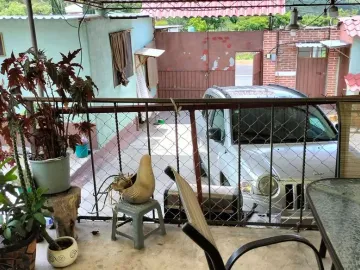 Vendo casa en  Cerro Colorado a pie de carretera