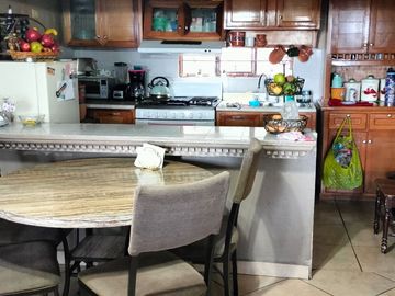 Vendo casa en  Cerro Colorado a pie de carretera
