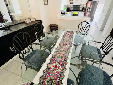 CASA CON GRAN JARDIN Y ACCESO DIRECTO AL CLUB DE GOLF