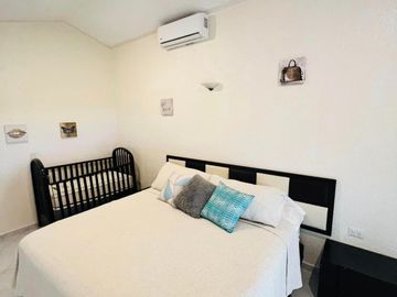 CASA CON GRAN JARDIN Y ACCESO DIRECTO AL CLUB DE GOLF