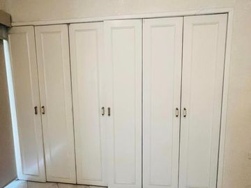 CASA CON GRAN JARDIN Y ACCESO DIRECTO AL CLUB DE GOLF