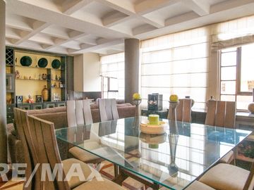 VENTA DE AMPLIO DUPLEX MAS AIRES EN SURCO RESIDENCIAL AC 202 M2