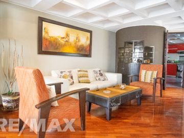 VENTA DE AMPLIO DUPLEX MAS AIRES EN SURCO RESIDENCIAL AC 202 M2