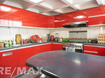 VENTA DE AMPLIO DUPLEX MAS AIRES EN SURCO RESIDENCIAL AC 202 M2
