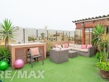 VENTA DE AMPLIO DUPLEX MAS AIRES EN SURCO RESIDENCIAL AC 202 M2