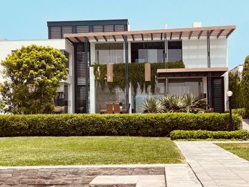 Elegante y moderna casa  con piscina y vista al mar 💎🌊