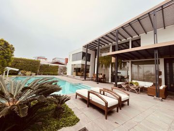 Elegante y moderna casa  con piscina y vista al mar 💎🌊