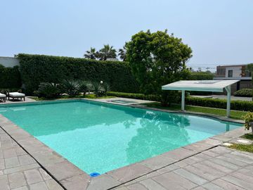Elegante y moderna casa  con piscina y vista al mar 💎🌊