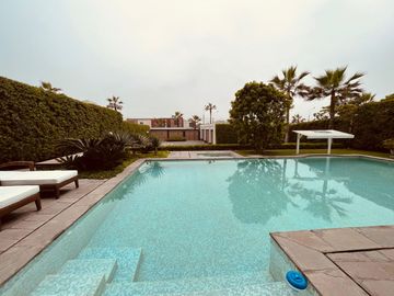 Elegante y moderna casa  con piscina y vista al mar 💎🌊