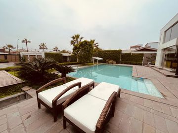 Elegante y moderna casa  con piscina y vista al mar 💎🌊