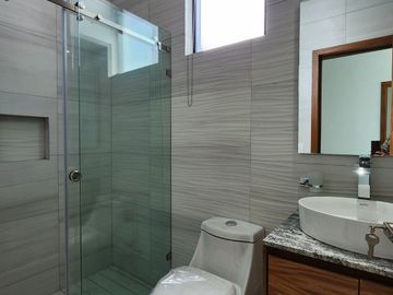 Casa nueva en venta en coto Nogal de Parques Vallarta Zapopan