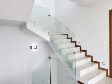 Casa nueva en venta en coto Nogal de Parques Vallarta Zapopan