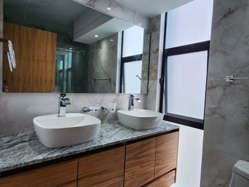 Casa nueva en venta en coto Nogal de Parques Vallarta Zapopan
