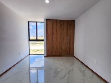 Casa nueva en venta en coto Nogal de Parques Vallarta Zapopan